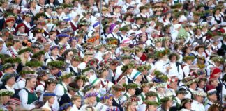 праздник песни и танца школьной молодежи, культура Латвии, традиции Латвии, пандемия, организация, мероприятия