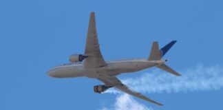 Боинг, Boeing, самолеты, неполадки, двигатель