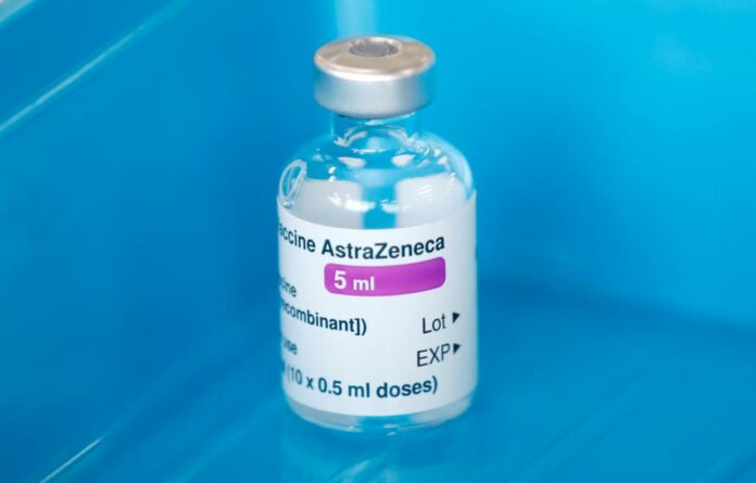 вакцина AstraZeneca, прививки, Covid-19, коронавирус
