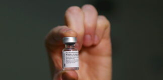 вакцина Pfizer/BioNTech, коронавирус COVID-19, пандемия, Кришьянис Кариньш, премьер Латвии