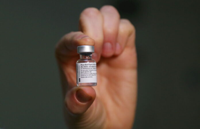 вакцина Pfizer/BioNTech, коронавирус COVID-19, пандемия, Кришьянис Кариньш, премьер Латвии