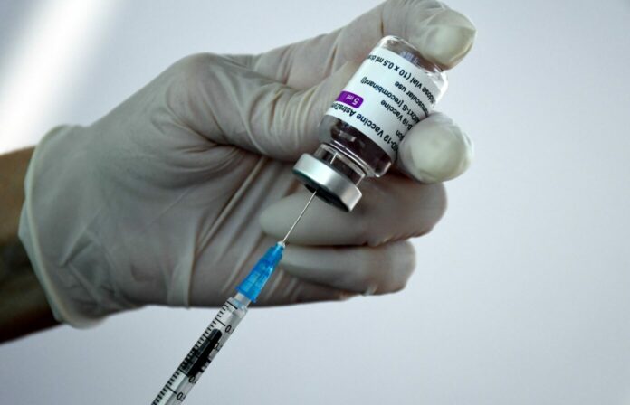 прививки, вакцинация в Латвии, пандемия, коронавирус