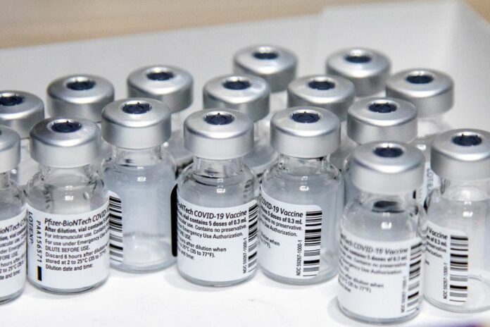 BioNTech/Pfizer, прививки, вакцинация, подростки, пандемия, коронавирус