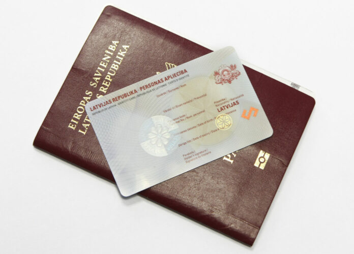 eID-карта, граждане Латвии, удостоверение личности