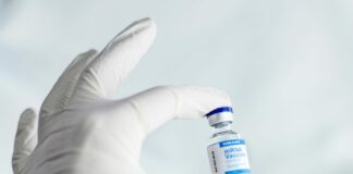 прививки, вакцина Pfizer/BioNTech, подростки, пандемия